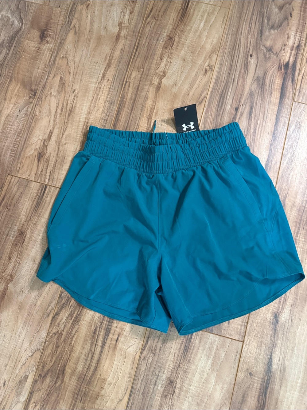 Under Armour Women’s Flex Woven Short 5”